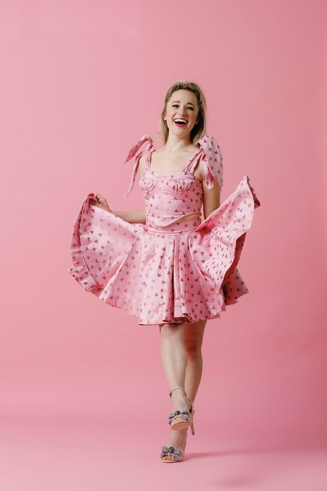 Olivia — Your Performer